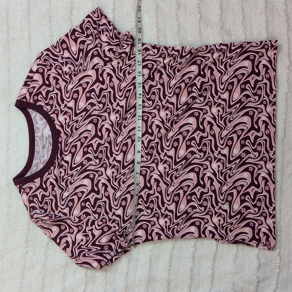 No Boundaries Juniors Retro Look Hippie Tee Shirt, Flower Power! - Picture 7 of 13